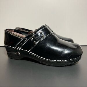 Womens KOI by SANITA Black Leather Slip On Clogs / Size 6.5/7 - 37